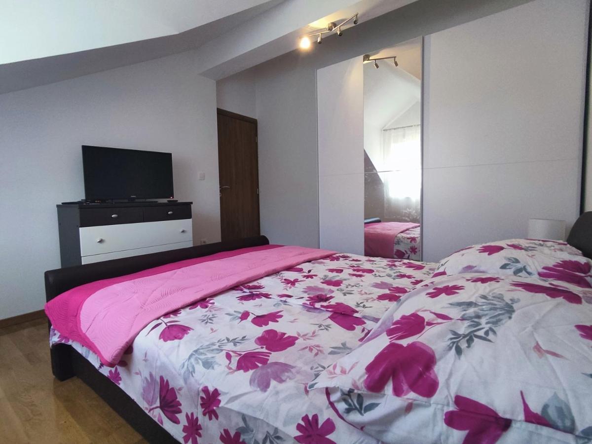 Sunny Attic Apartment With Balcony & Modern City Apartment With Outdoor Area, No Balcony Trogir Kültér fotó