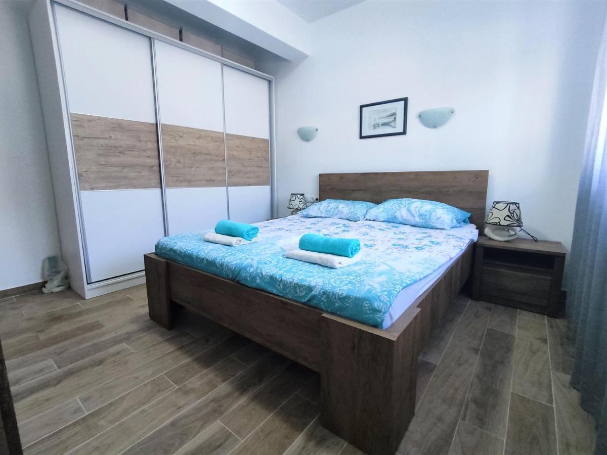 Sunny Attic Apartment With Balcony & Modern City Apartment With Outdoor Area, No Balcony Trogir Kültér fotó