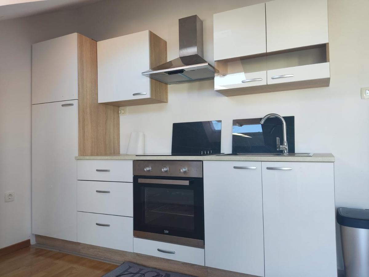 Sunny Attic Apartment With Balcony & Modern City Apartment With Outdoor Area, No Balcony Trogir Kültér fotó