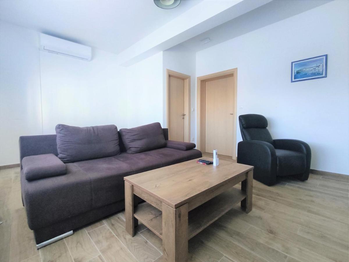 Sunny Attic Apartment With Balcony & Modern City Apartment With Outdoor Area, No Balcony Trogir Kültér fotó