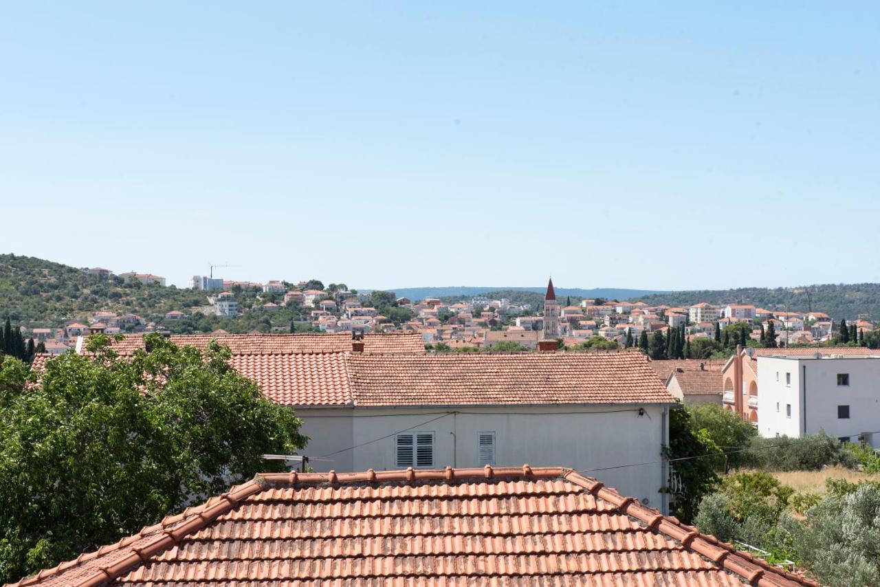 Sunny Attic Apartment With Balcony & Modern City Apartment With Outdoor Area, No Balcony Trogir Kültér fotó
